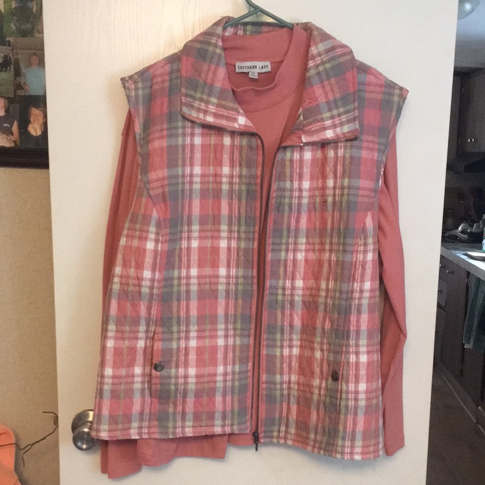 Crew neck long sleeve shirt and plaid print vest